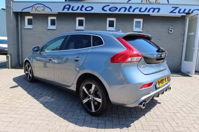 Volvo V40 (2020) thumbnail 1