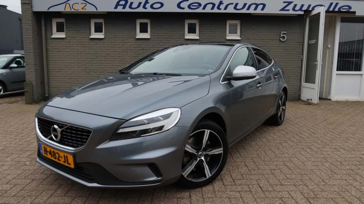 Volvo V40 (2020) — foto 1