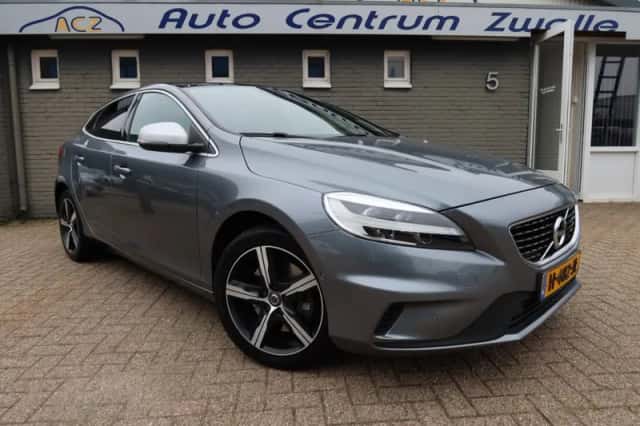 Volvo V40 (2020) thumbnail 2