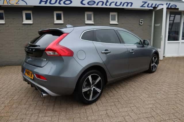 Volvo V40 (2020) thumbnail 4