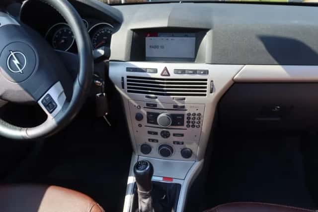 Opel Astra (2006) thumbnail 11