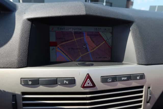 Opel Astra (2006) thumbnail 15