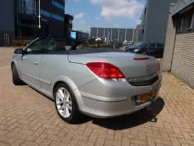 Opel Astra (2006) thumbnail 3