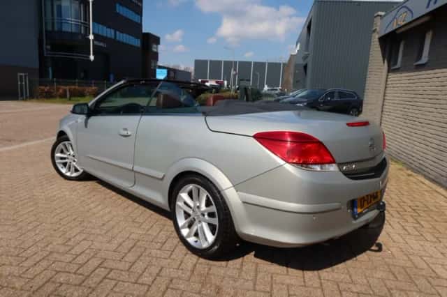 Opel Astra (2006) thumbnail 4