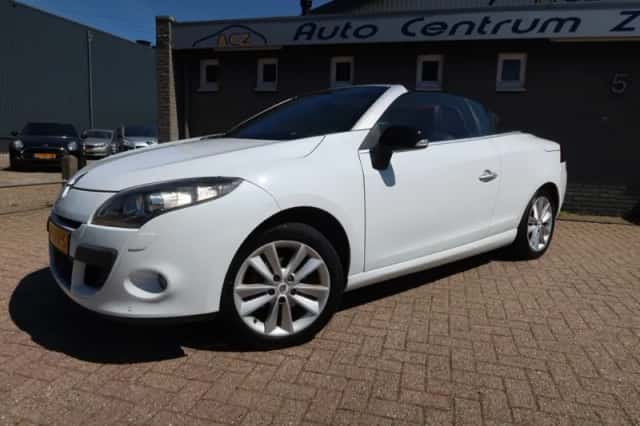Renault Mégane (2010) thumbnail 1