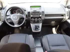 Mazda 5 (2010) thumbnail 5