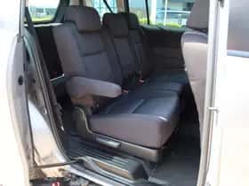 Mazda 5 (2010) thumbnail 8