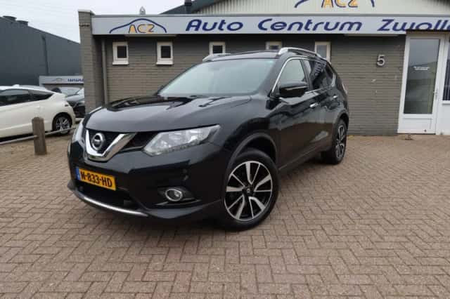 Nissan X-Trail (2017) thumbnail 1