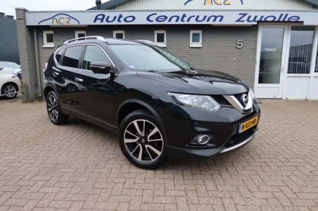Nissan X-Trail (2017) thumbnail 2