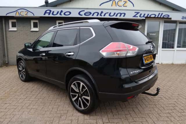 Nissan X-Trail (2017) thumbnail 3