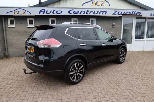 Nissan X-Trail (2017) thumbnail 4
