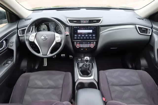 Nissan X-Trail (2017) thumbnail 5