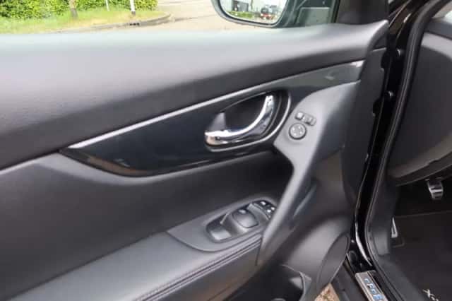 Nissan X-Trail (2017) thumbnail 8
