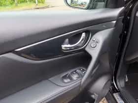 Nissan X-Trail (2017) thumbnail 8