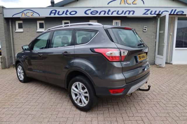 Ford Kuga (2017) thumbnail 3