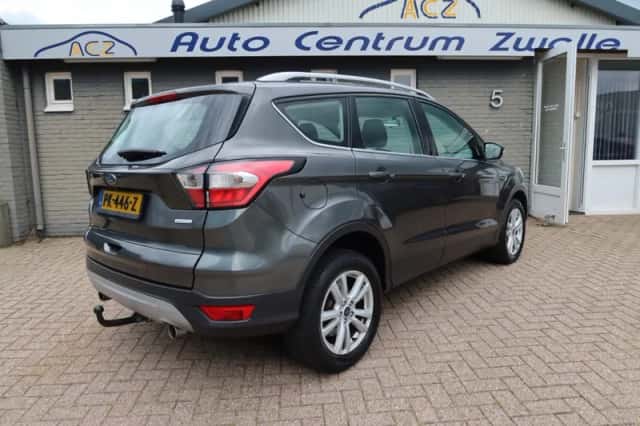 Ford Kuga (2017) thumbnail 4