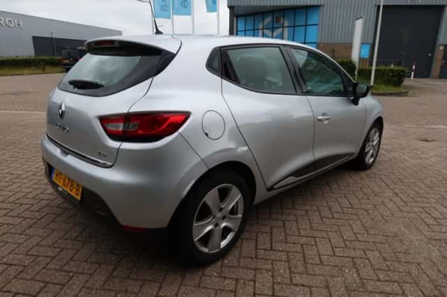 Renault Clio (2016) thumbnail 3