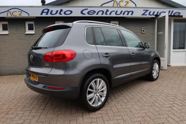 Volkswagen Tiguan (2012) thumbnail 4
