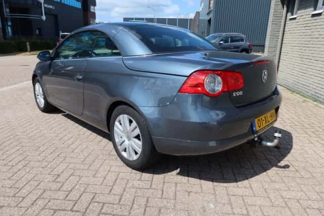 Volkswagen Eos (2007) thumbnail 2