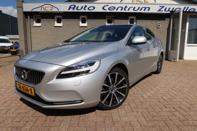 Volvo V40 (2018) thumbnail 1