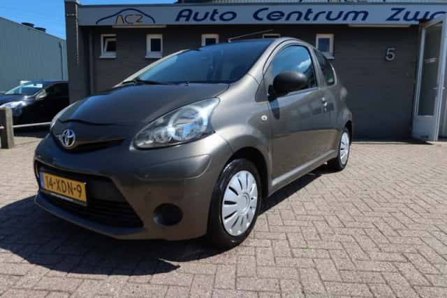 Toyota Aygo (2012) thumbnail 1