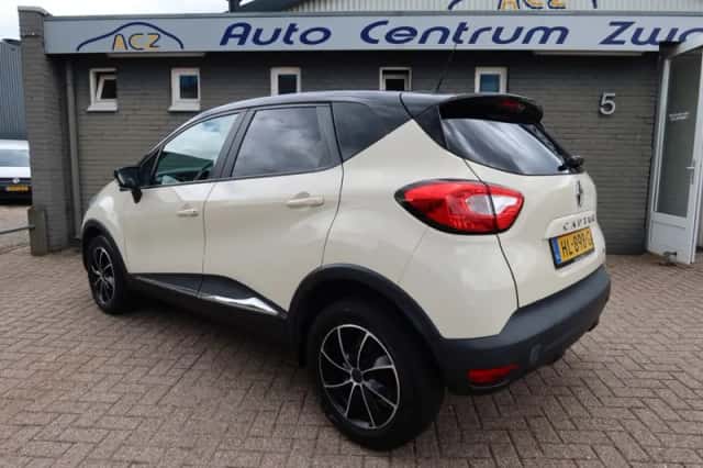 Renault Captur (2015) thumbnail 3