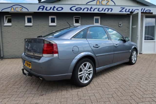 Opel Vectra (2006) thumbnail 4