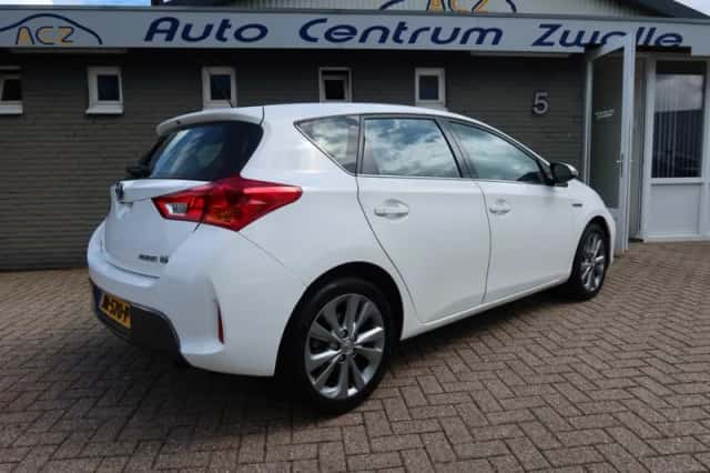 Toyota Auris (2014) thumbnail 4