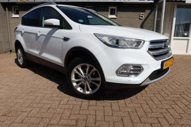 Ford Kuga (2017) thumbnail 2