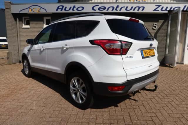 Ford Kuga (2017) thumbnail 3