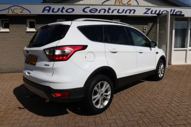 Ford Kuga (2017) thumbnail 4