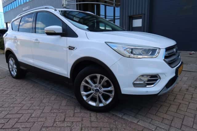 Ford Kuga (2017) thumbnail 5