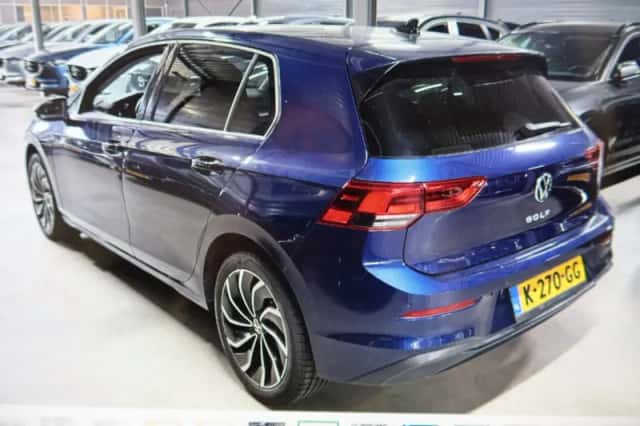 Volkswagen Golf (2020) thumbnail 2