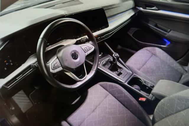 Volkswagen Golf (2020) thumbnail 4