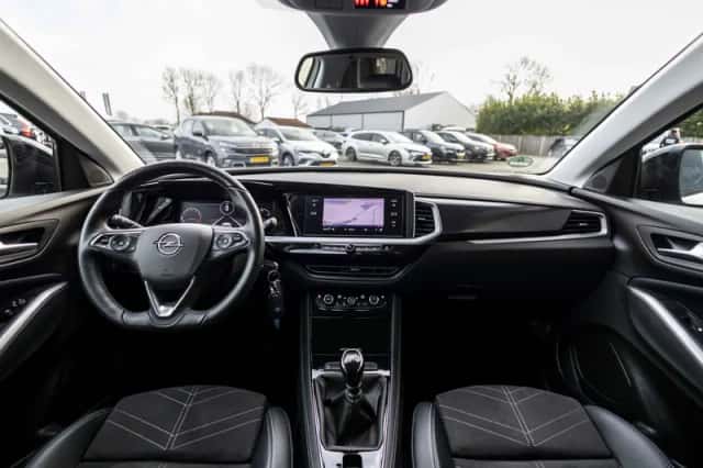 Opel Grandland (2022) thumbnail 72