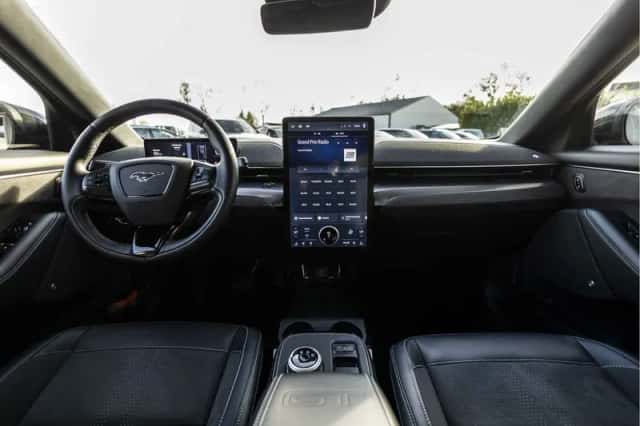 Ford Mustang (2022) thumbnail 30