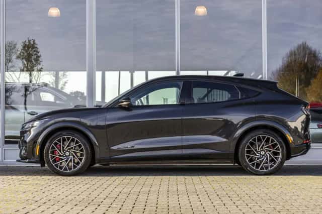 Ford Mustang (2022) thumbnail 44