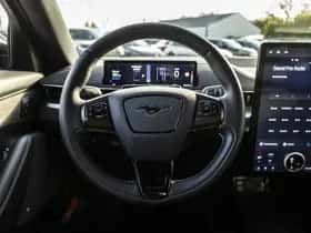 Ford Mustang (2022) thumbnail 46