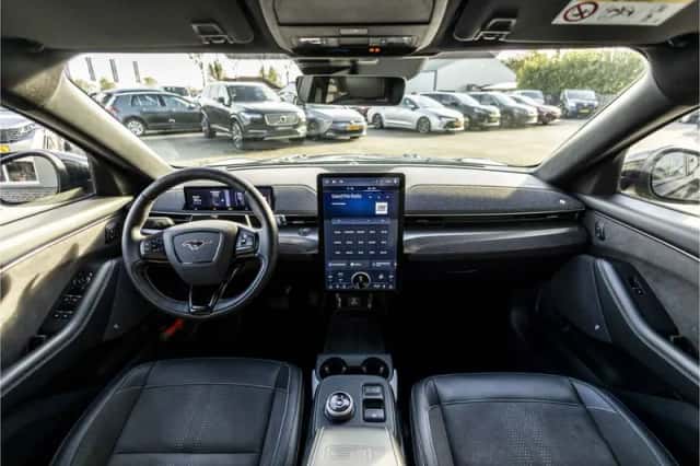 Ford Mustang (2022) thumbnail 7