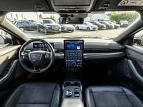 Ford Mustang (2022) thumbnail 7
