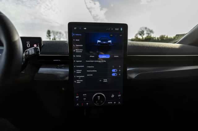 Ford Mustang (2022) thumbnail 64
