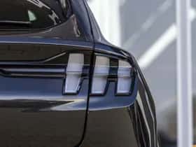 Ford Mustang (2022) thumbnail 77