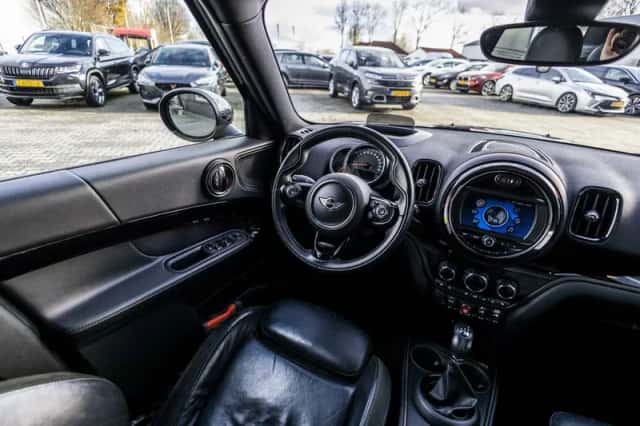 MINI Countryman (2018) thumbnail 21