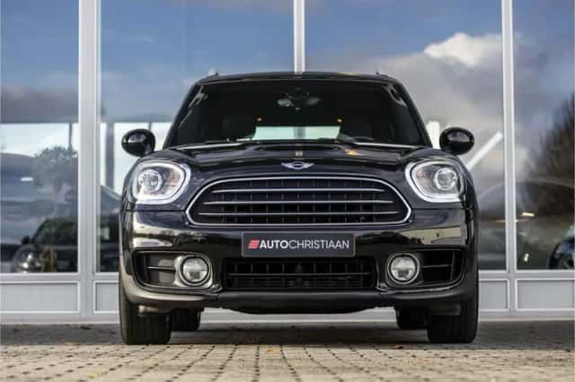 MINI Countryman (2018) thumbnail 4