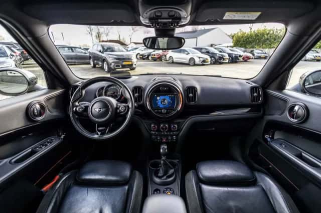 MINI Countryman (2018) thumbnail 7