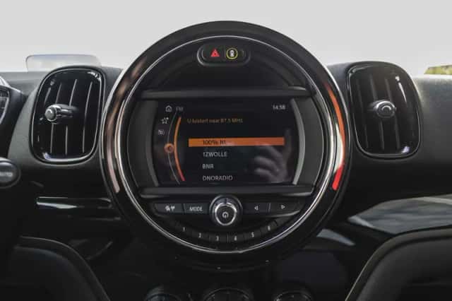 MINI Countryman (2018) thumbnail 61