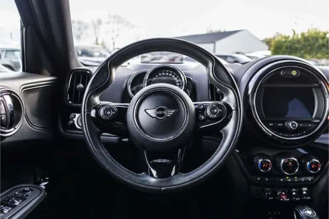 MINI Countryman (2018) thumbnail 8