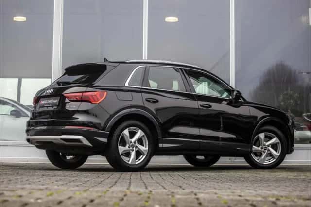 Audi Q3 (2021) thumbnail 3