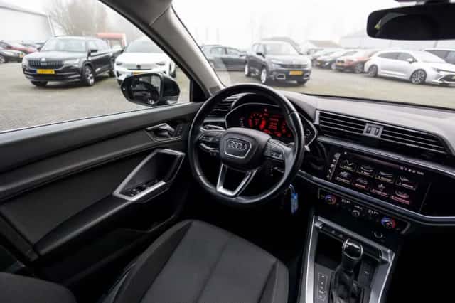 Audi Q3 (2021) thumbnail 21