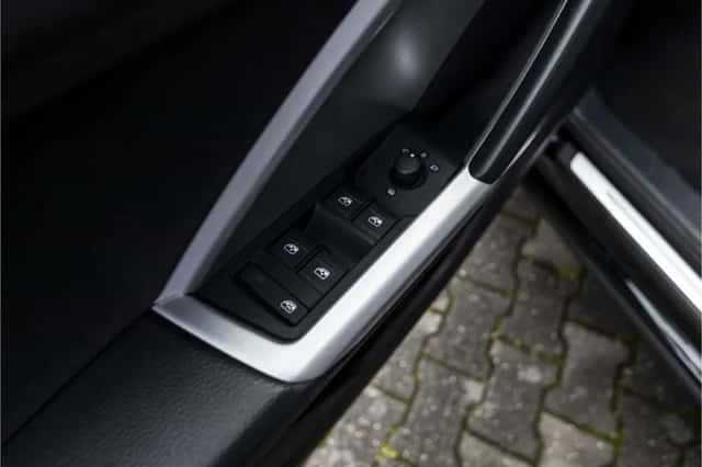 Audi Q3 (2021) thumbnail 22